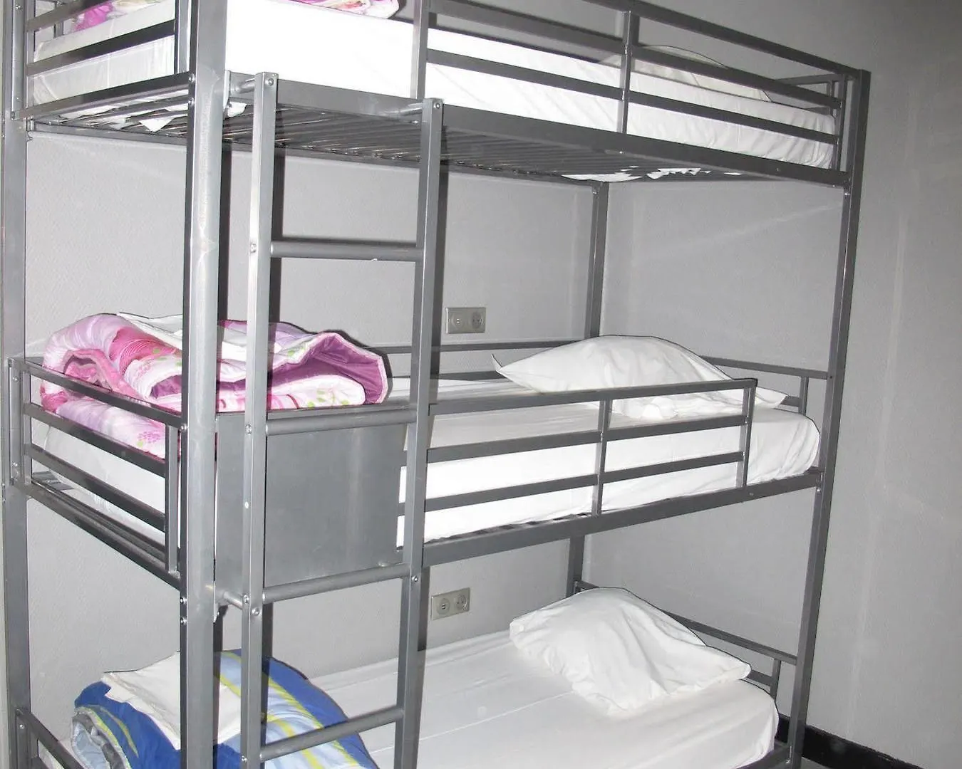 Peace & Hostel *